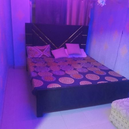 Aj Room Service Civic Center ราวัลปินดี ภายนอก รูปภาพ